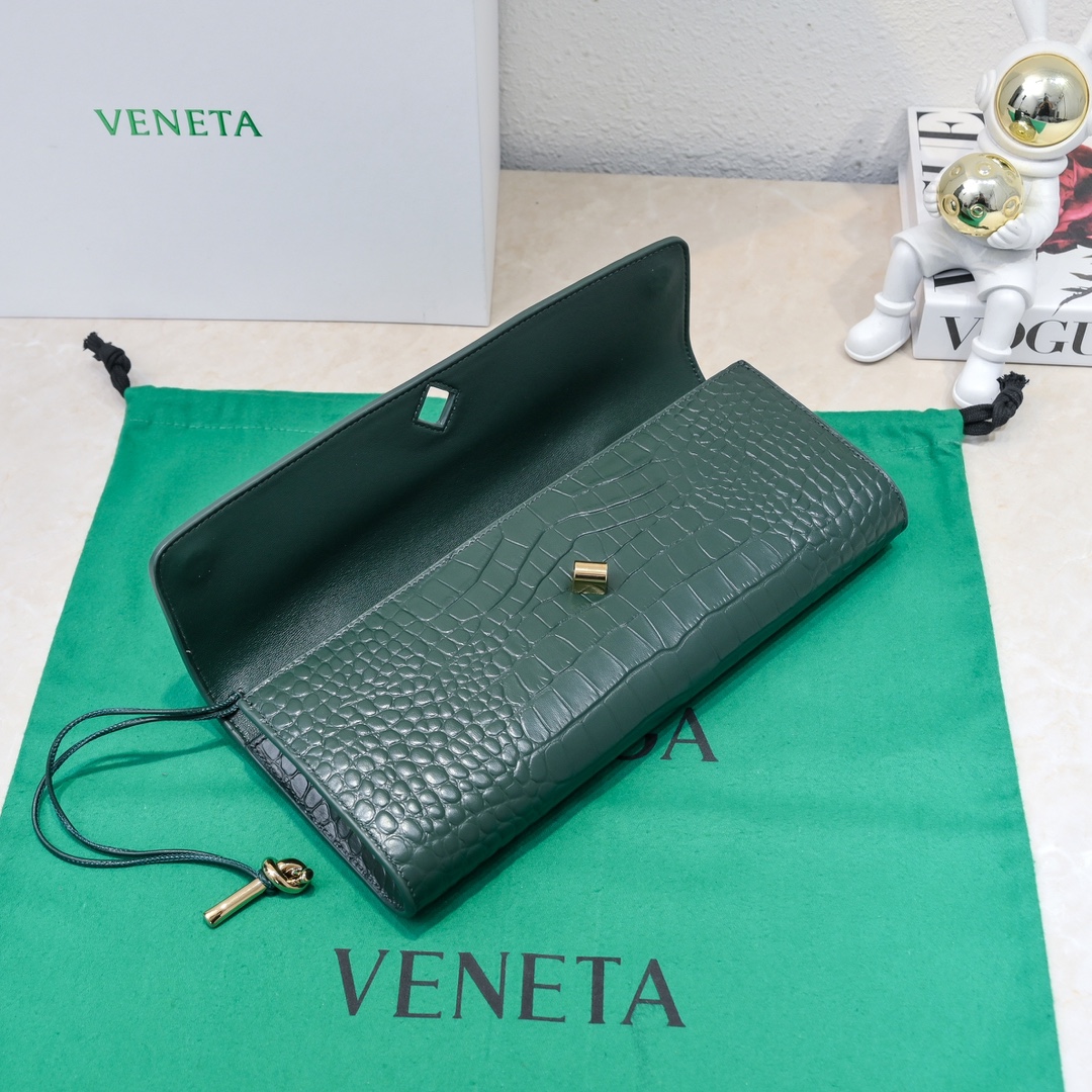 Bottega Veneta Clutch Bags